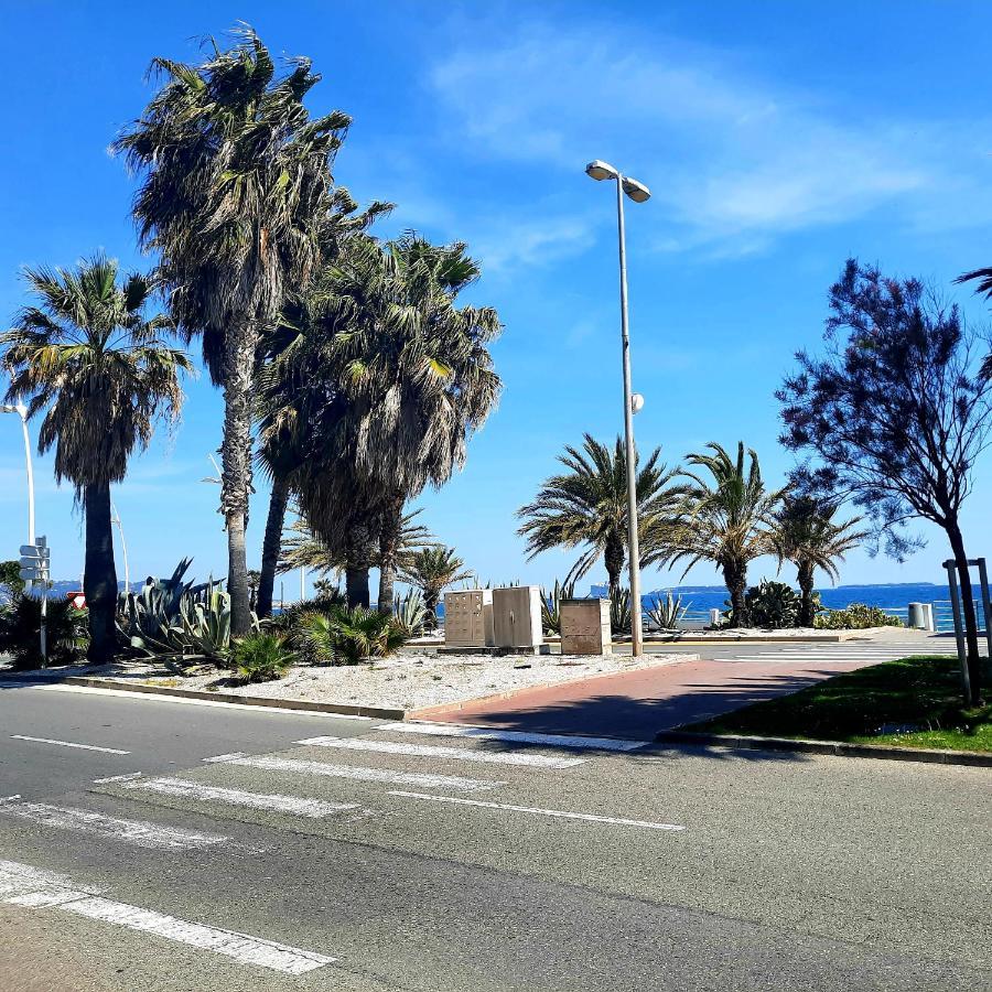 4-Star Beachfront Appartment- Sea View Κάννες Εξωτερικό φωτογραφία